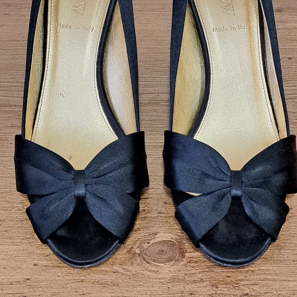 J. Crew Black Heels Women's Size 8 Fabric Upper Bow Open Toe Gold Made in Italy - Picture 14 of 16